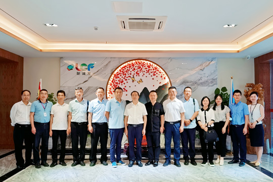 安顺市文化考察团莅临星空娱乐参观调研 